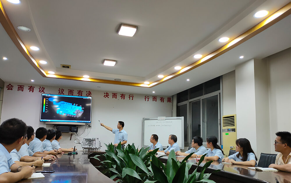 為不同領(lǐng)域客戶(hù)在模具設計與制造積累豐富經(jīng)驗，在汽車(chē)、新能源、通信、醫療等行業(yè)有顯著(zhù)優(yōu)勢。