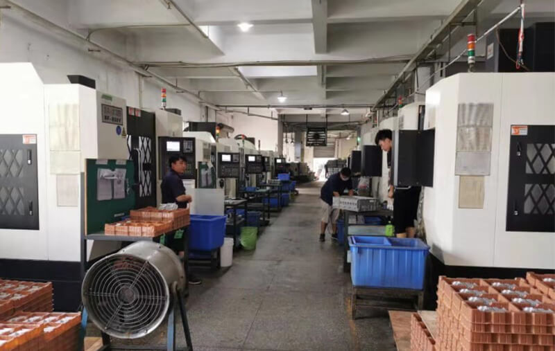 CNC課：CNC加工中心及5軸加工中心共236臺。